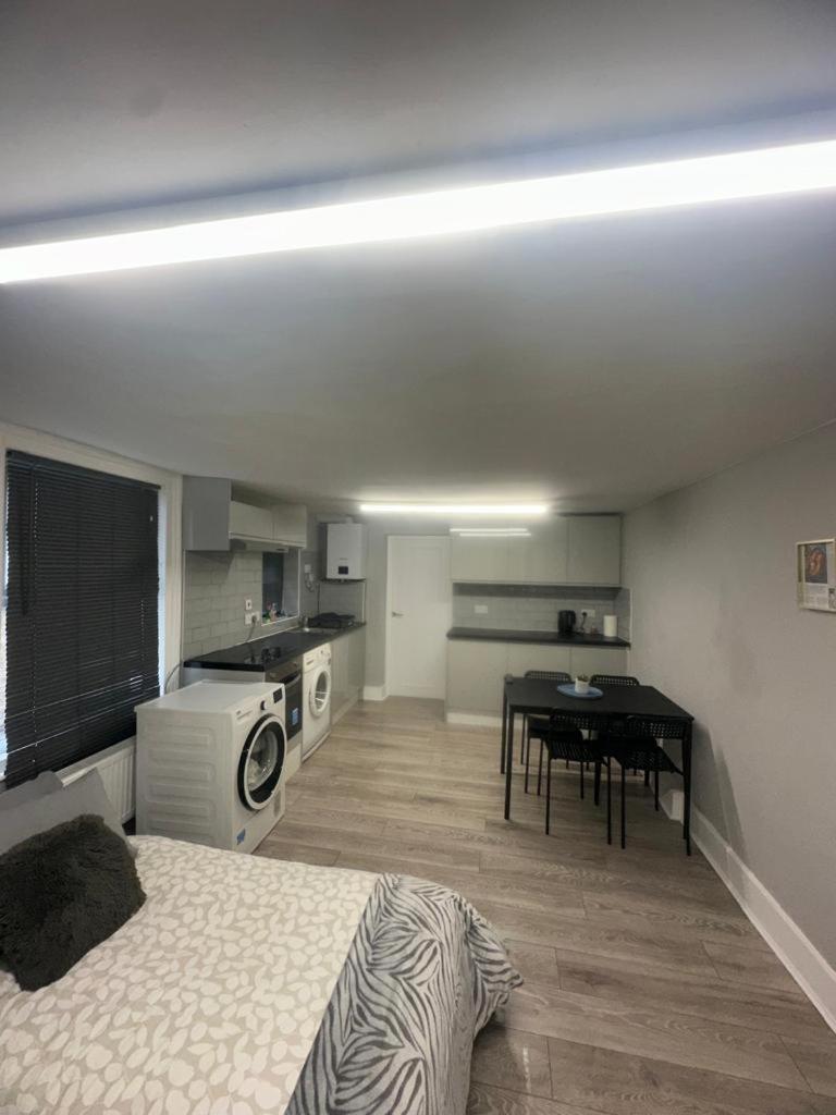 Super Central 2 Bed Flat Londra Exterior foto