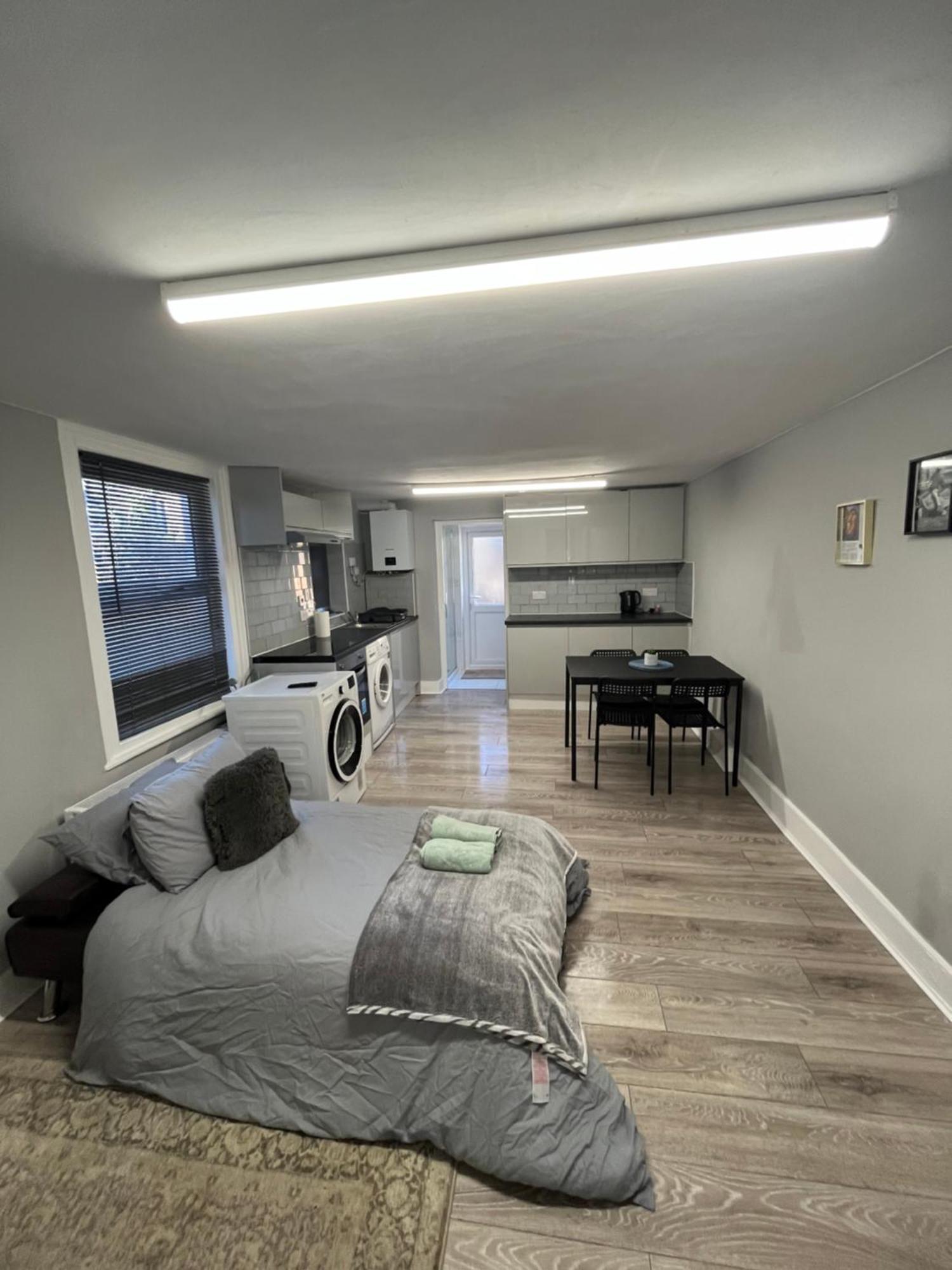 Super Central 2 Bed Flat Londra Exterior foto